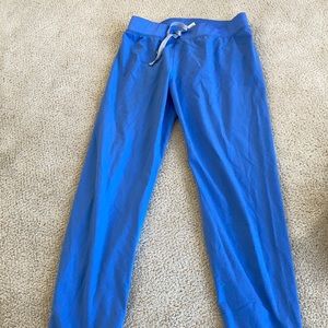 Medium tall blue scrub pant figs